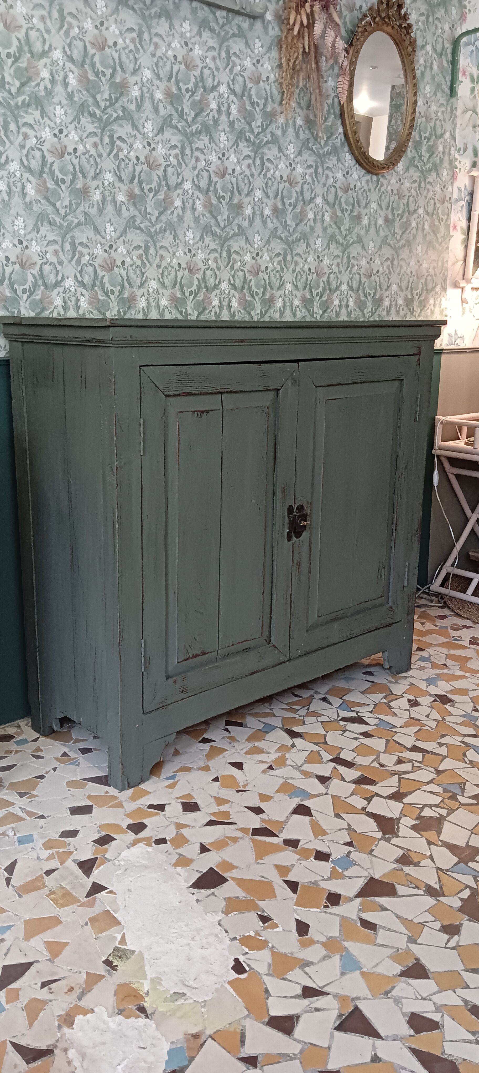 Khaki green buffet