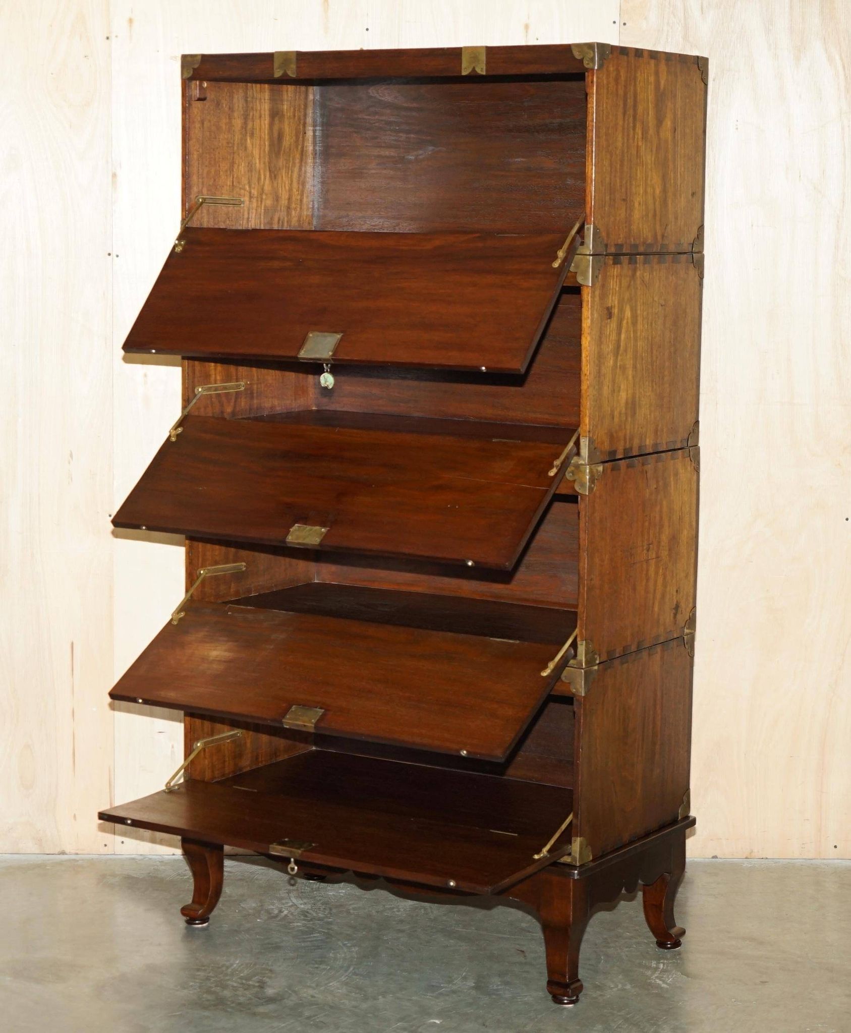 Quatre caissons de campagne chinois empilables, circa 1880