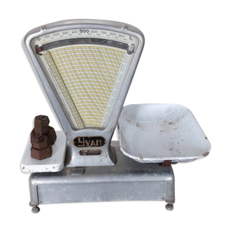 Yvan Chrétien vintage scale