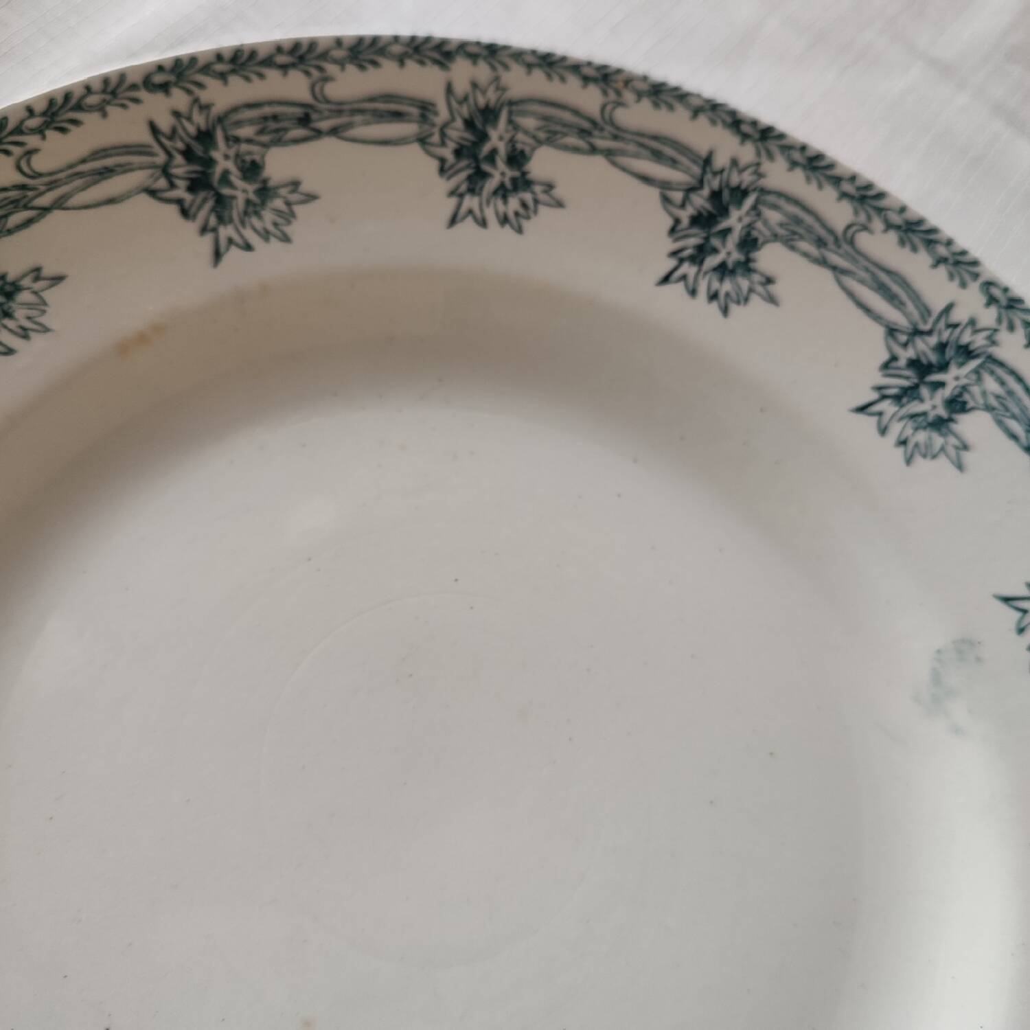 Set of 6 iron earth flat plates St Amand 4006