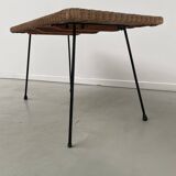 Table basse osier tressé et métal 1960