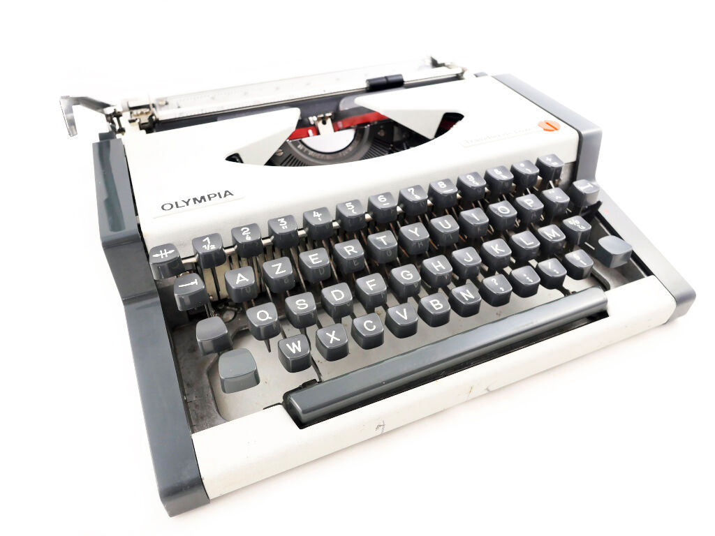Typewriter, olympia traveller luxury  white