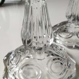 Paire de bougeoirs verre moulé, forme florale/godronnée, verrerie de portieux. années 50.