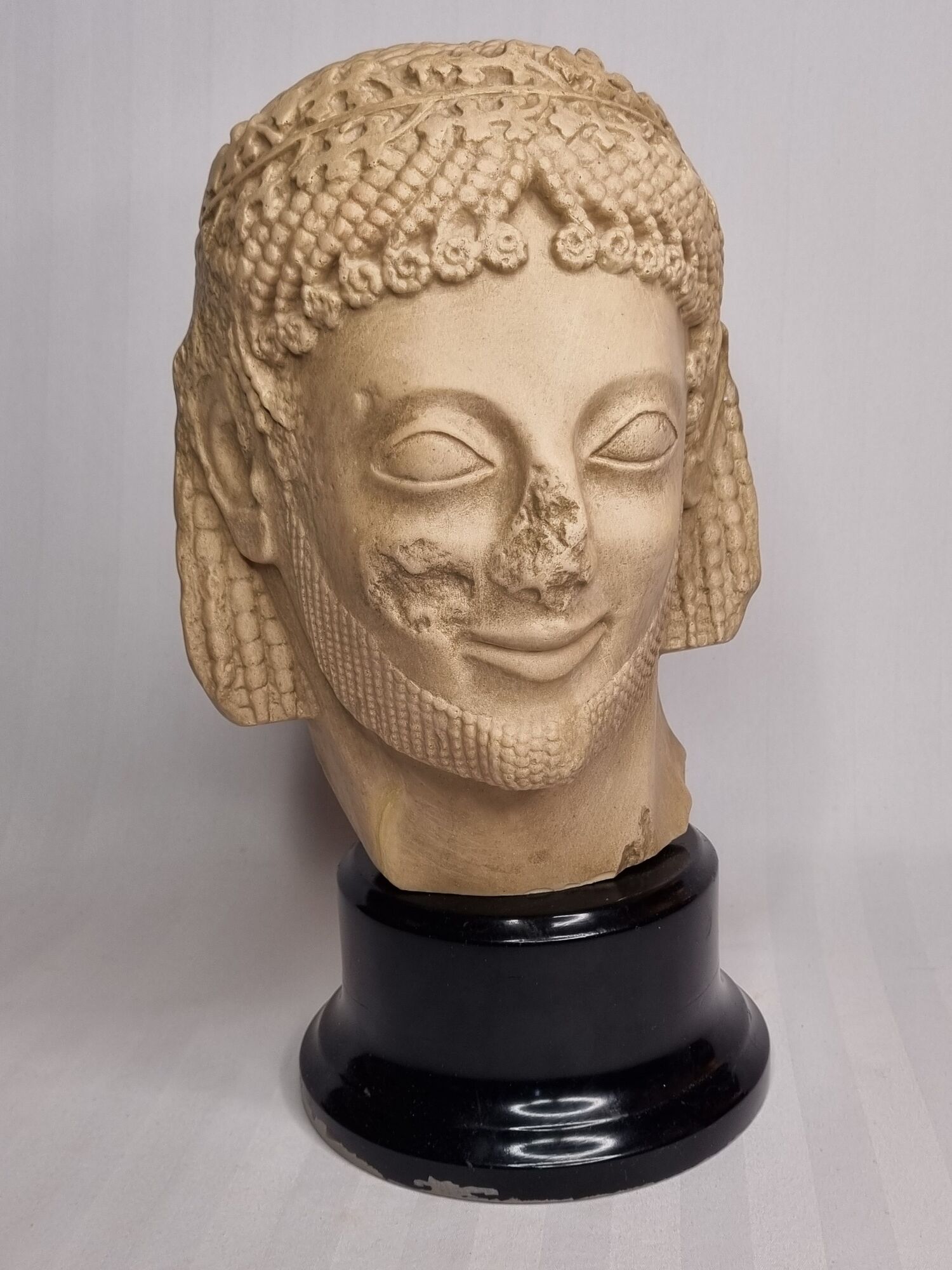 Resin bust of the rider Rampin, on base, 35 cm