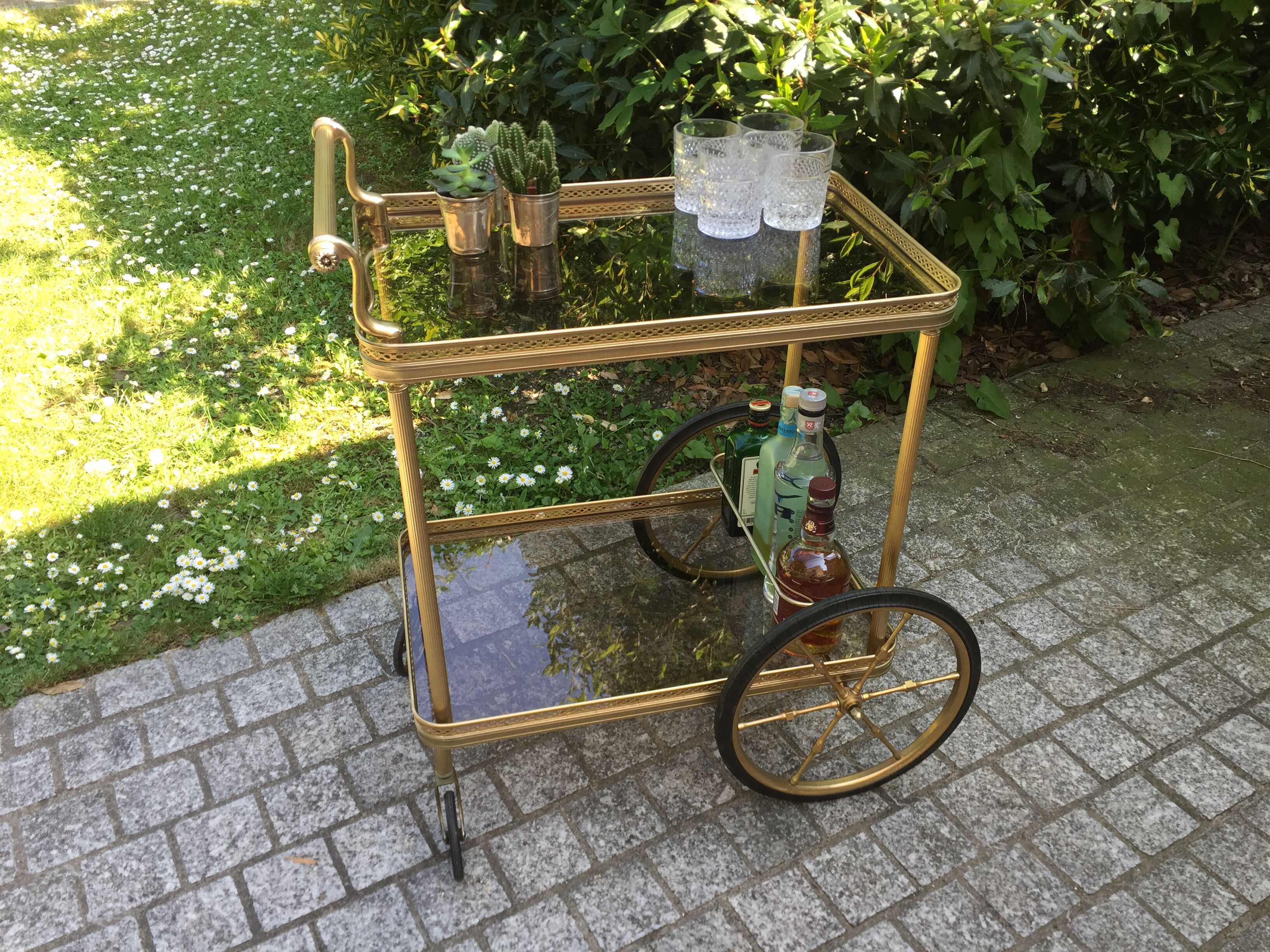 Serving wheels in gold metal & glass vintage 1960