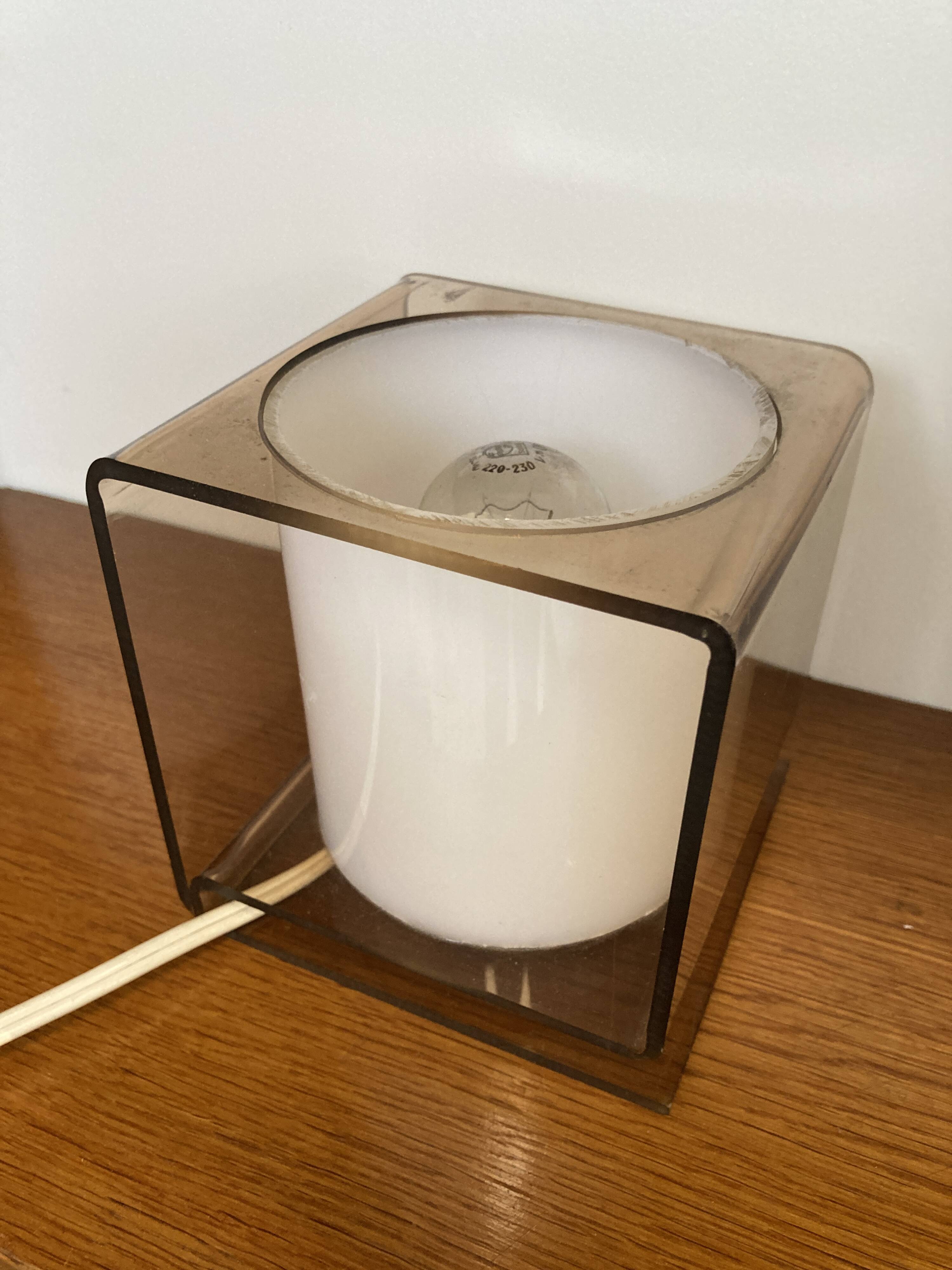 Cube table lamp in smoked plexiglass 70s