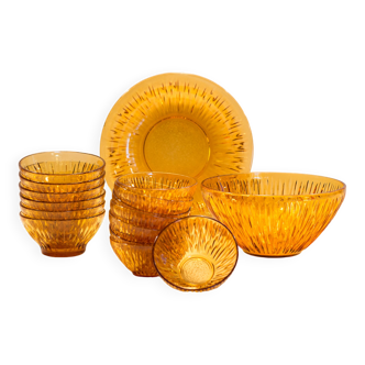 Amber glass flower service 16 pieces