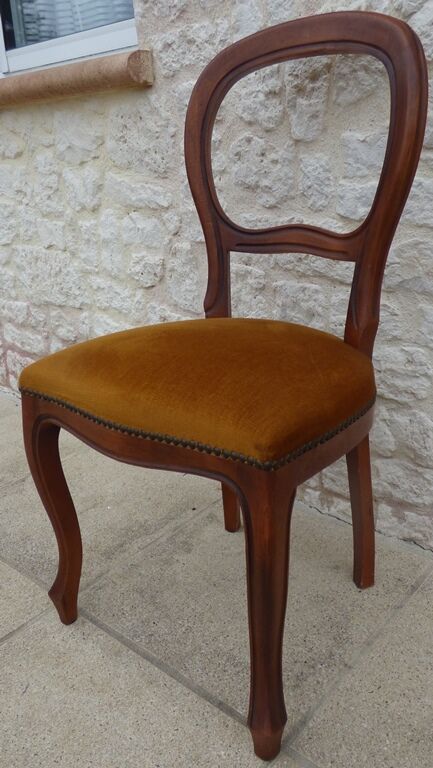 Louis Philippe style chair in solid wood with velvet top
