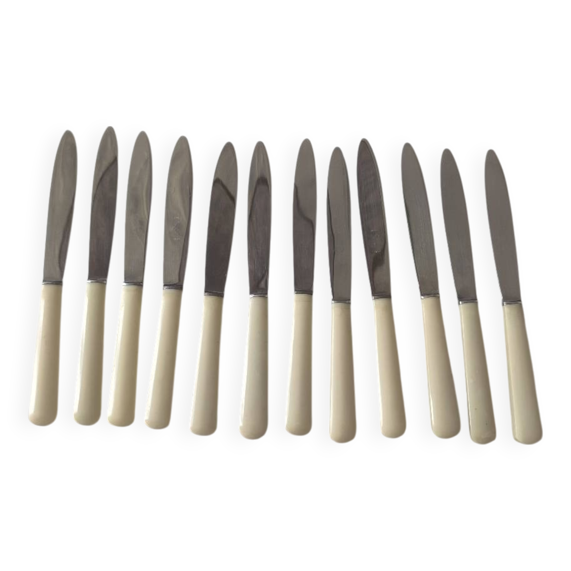 Set of 12 Bakelite knives