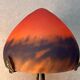 Lampe champignon contemporaine, piétement fer forgé et obus en verre orange nuancé de bleu dans le style art déco