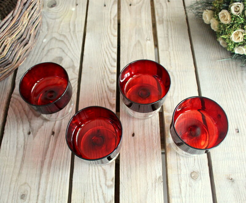 Set of 4 Ruby Luminarc Cavalier champagne cups
