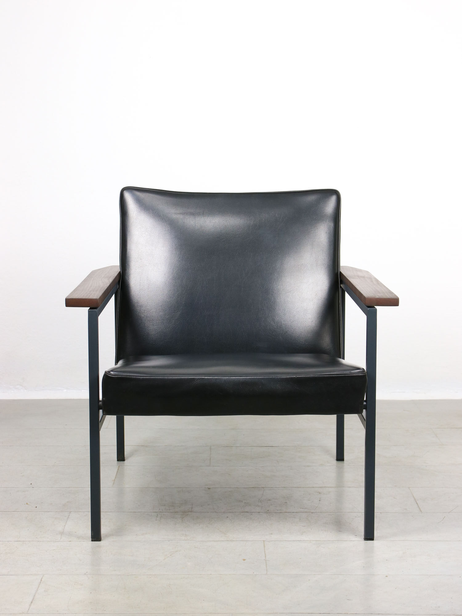 Fauteuil lounge vintage noir Bauhaus, années 70