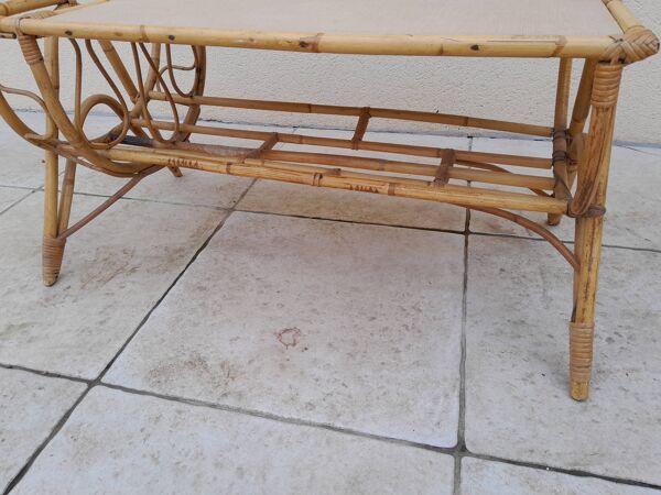 Table basse en rotin porte revue vintage