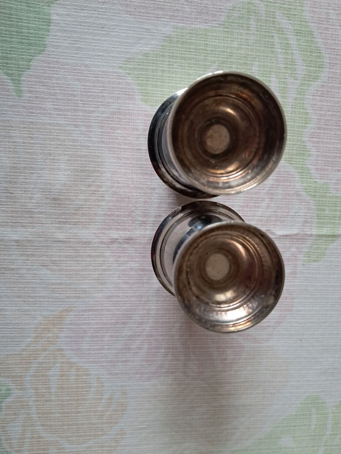 Salt and pepper silver-plated metal