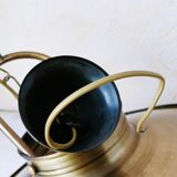 Chain suspension in storm lamp