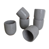6 cockroaches / small cups of speckled sandstone