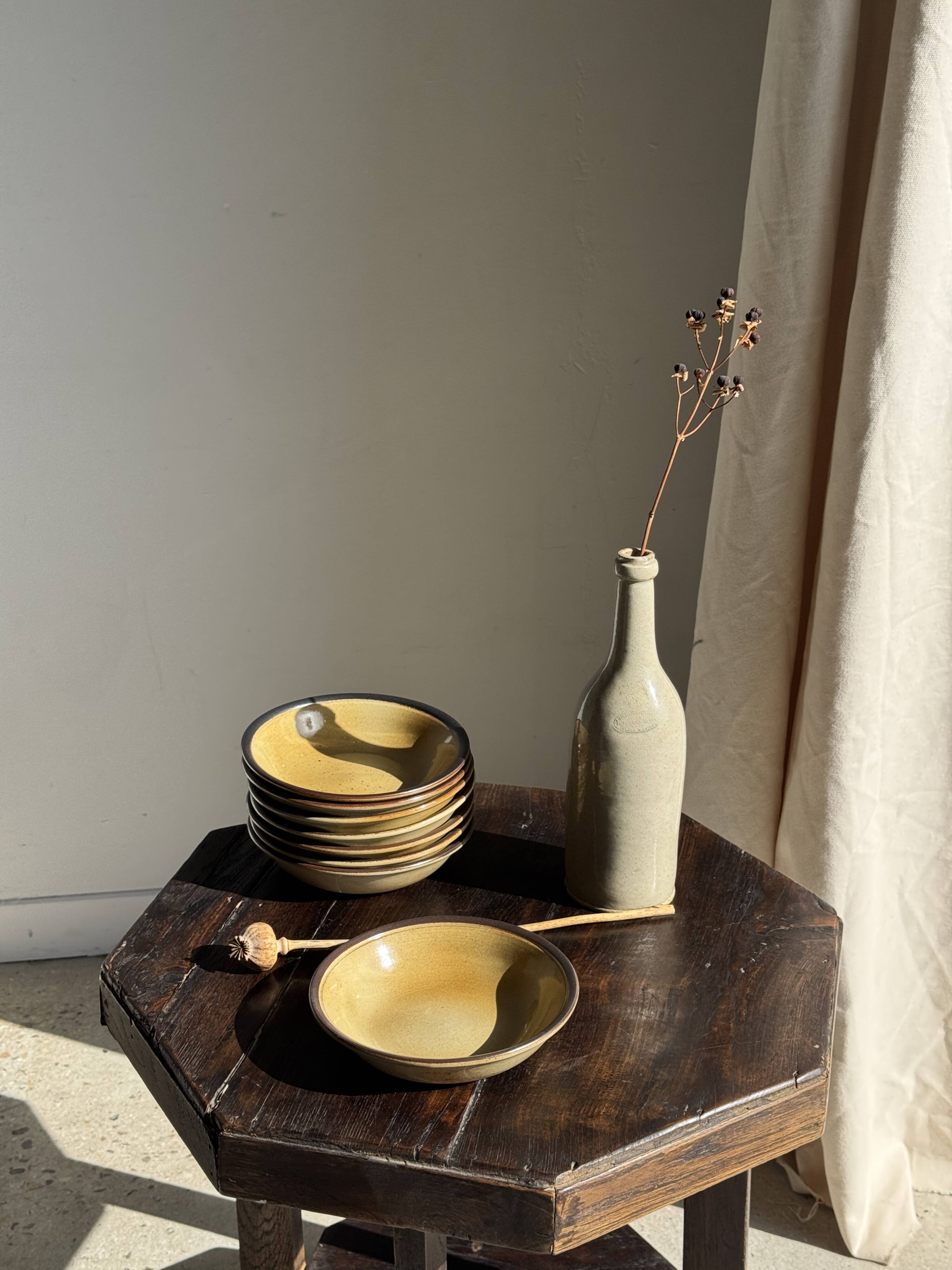 Set of 8 brown-rimmed stoneware deep plates Atelier Saint Simon D19.5