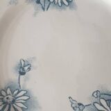 Four Marguerite plates
