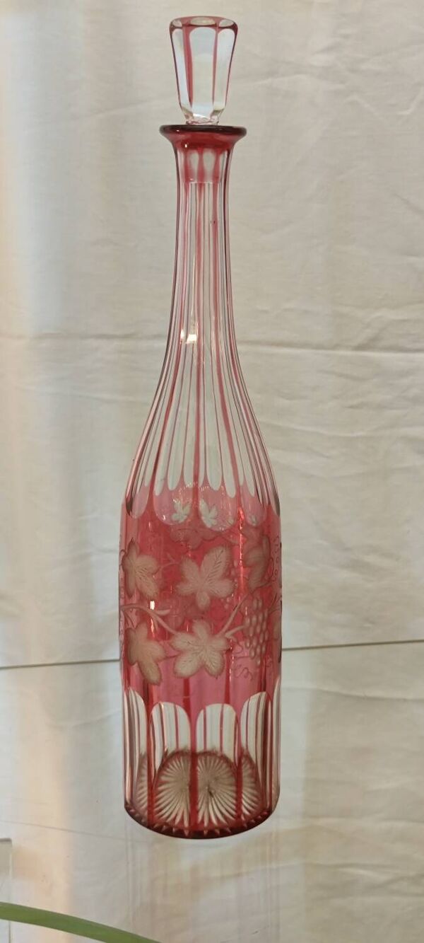 Ancienne carafe cristal Baccarat décor feuilles de vignes raisin