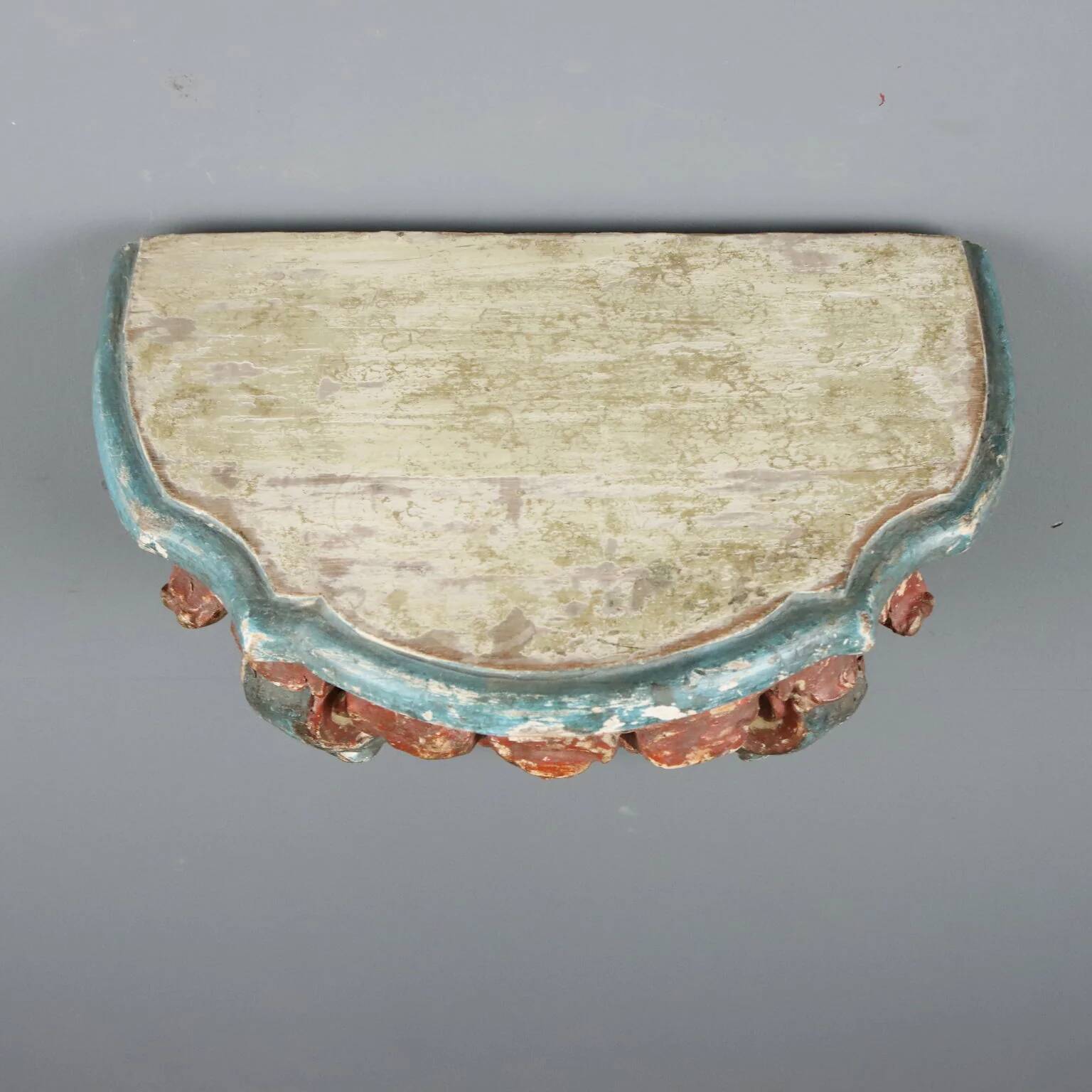 Drop-leaf console in carved wood, 18th century