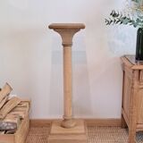 Light oak wood column