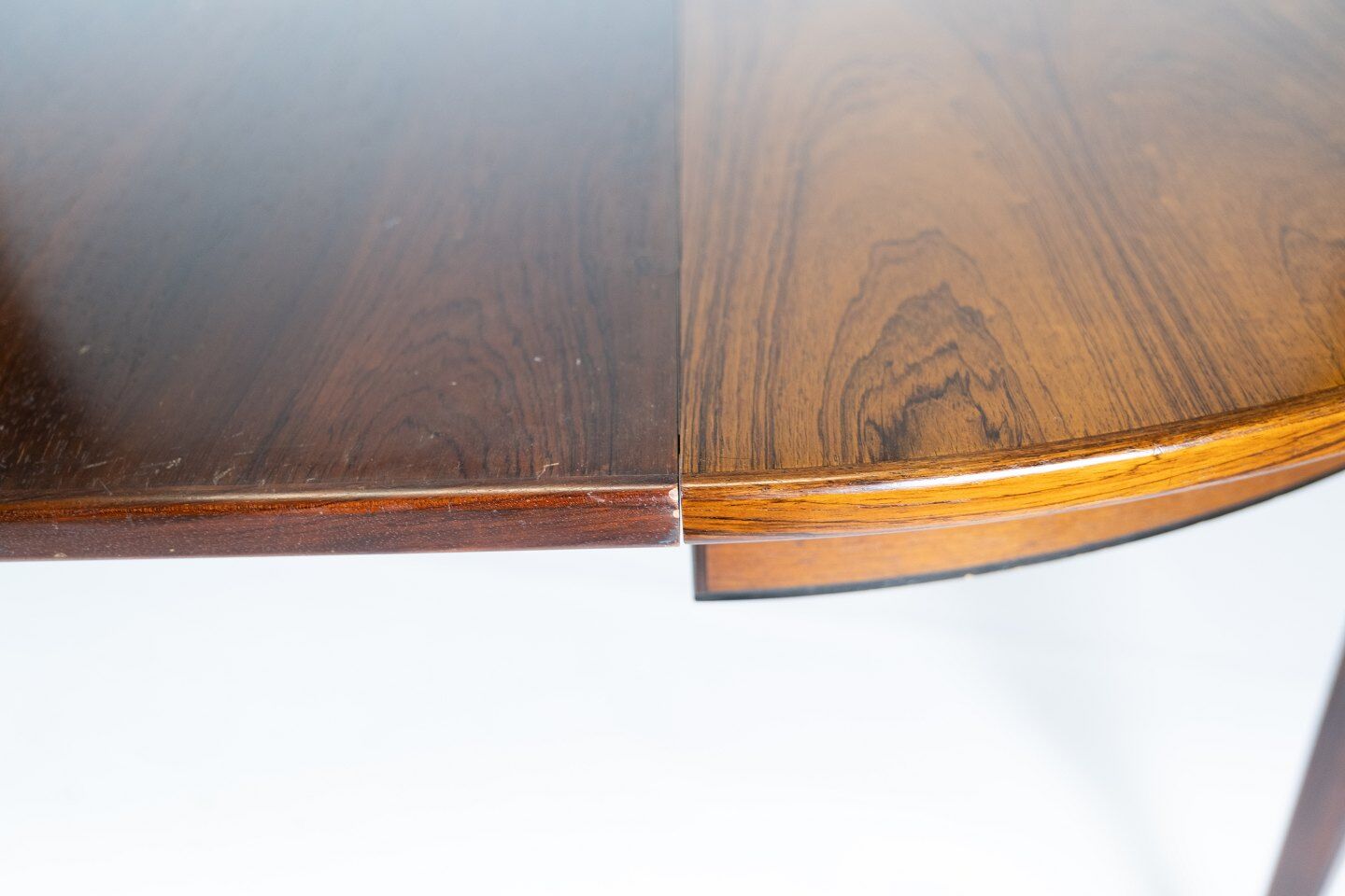 Dining table in rosewood designed by Omann Junior from the 1960s