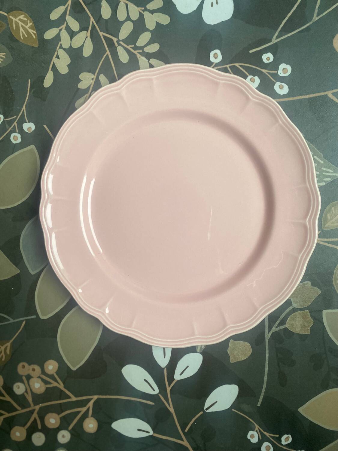 6 pink dinner plates