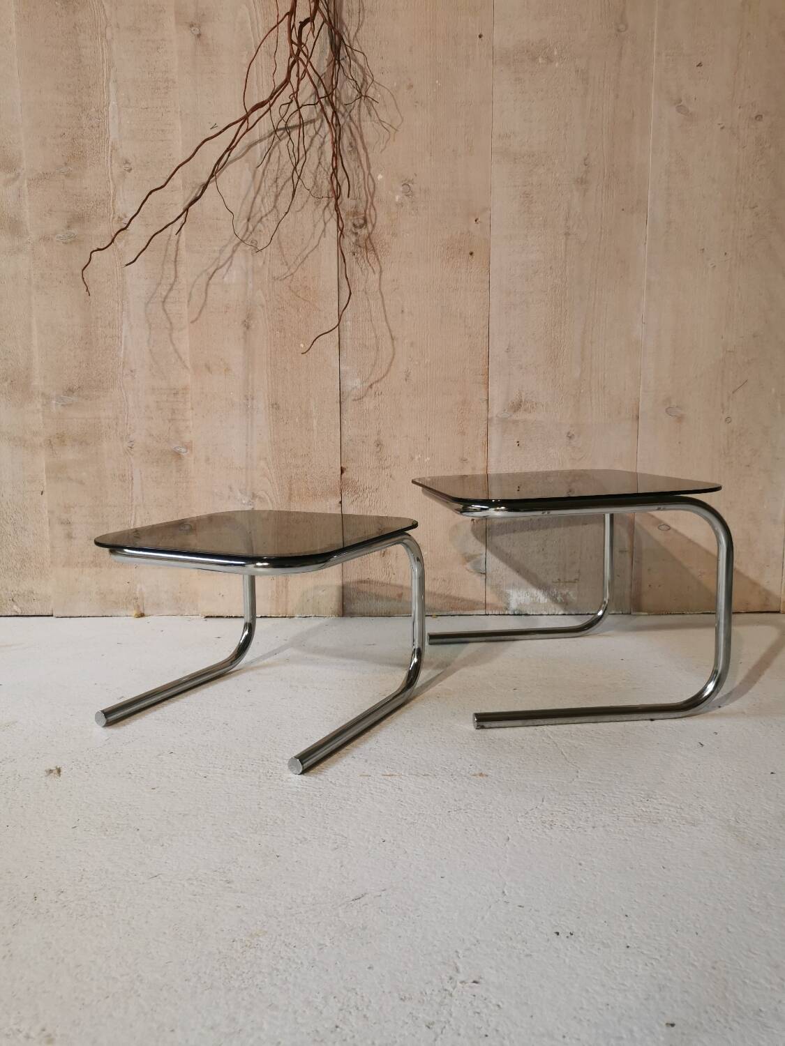 2 nesting tables in glass and chrome metal
