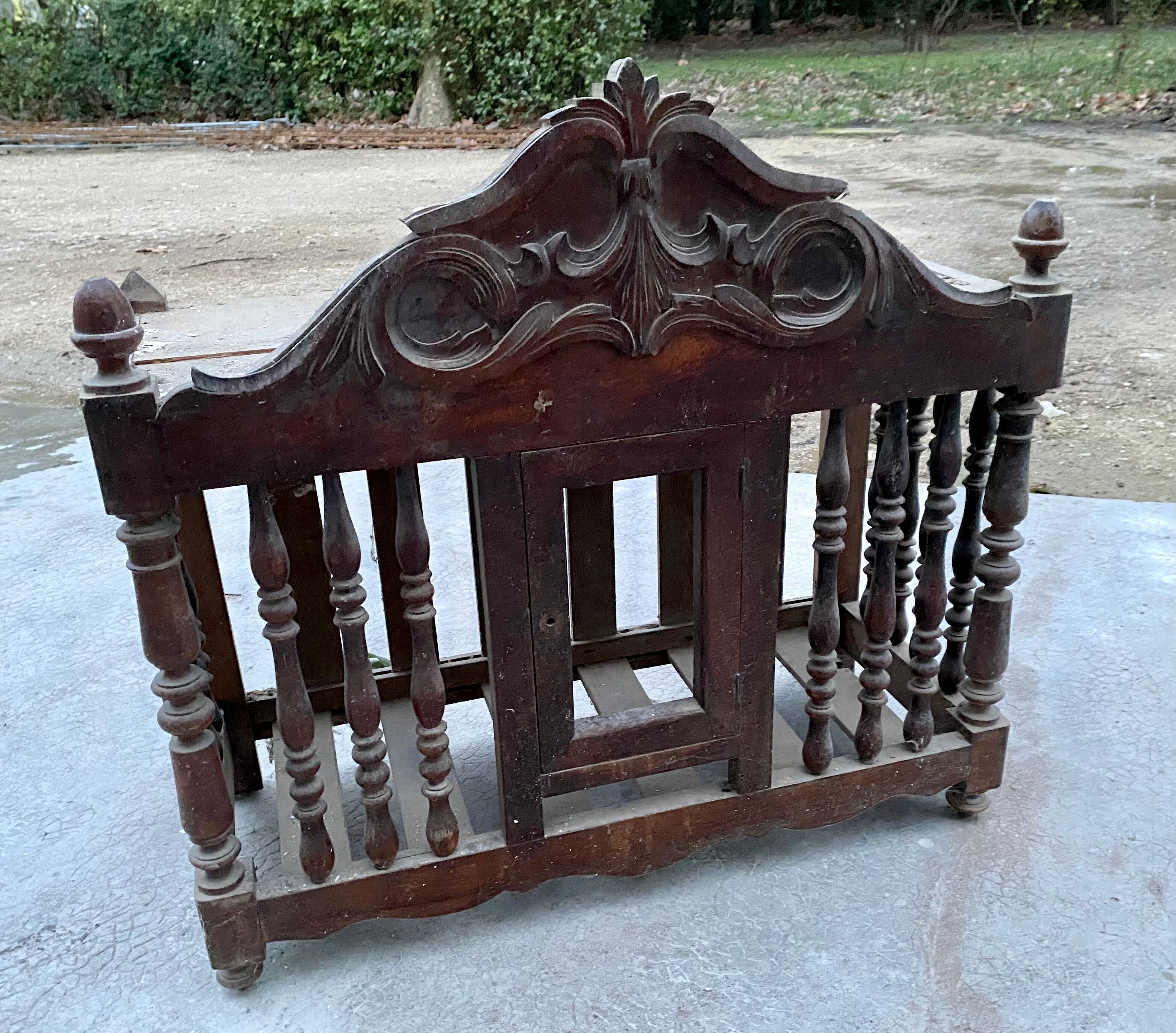 Old Provencal wooden panetière, pantry