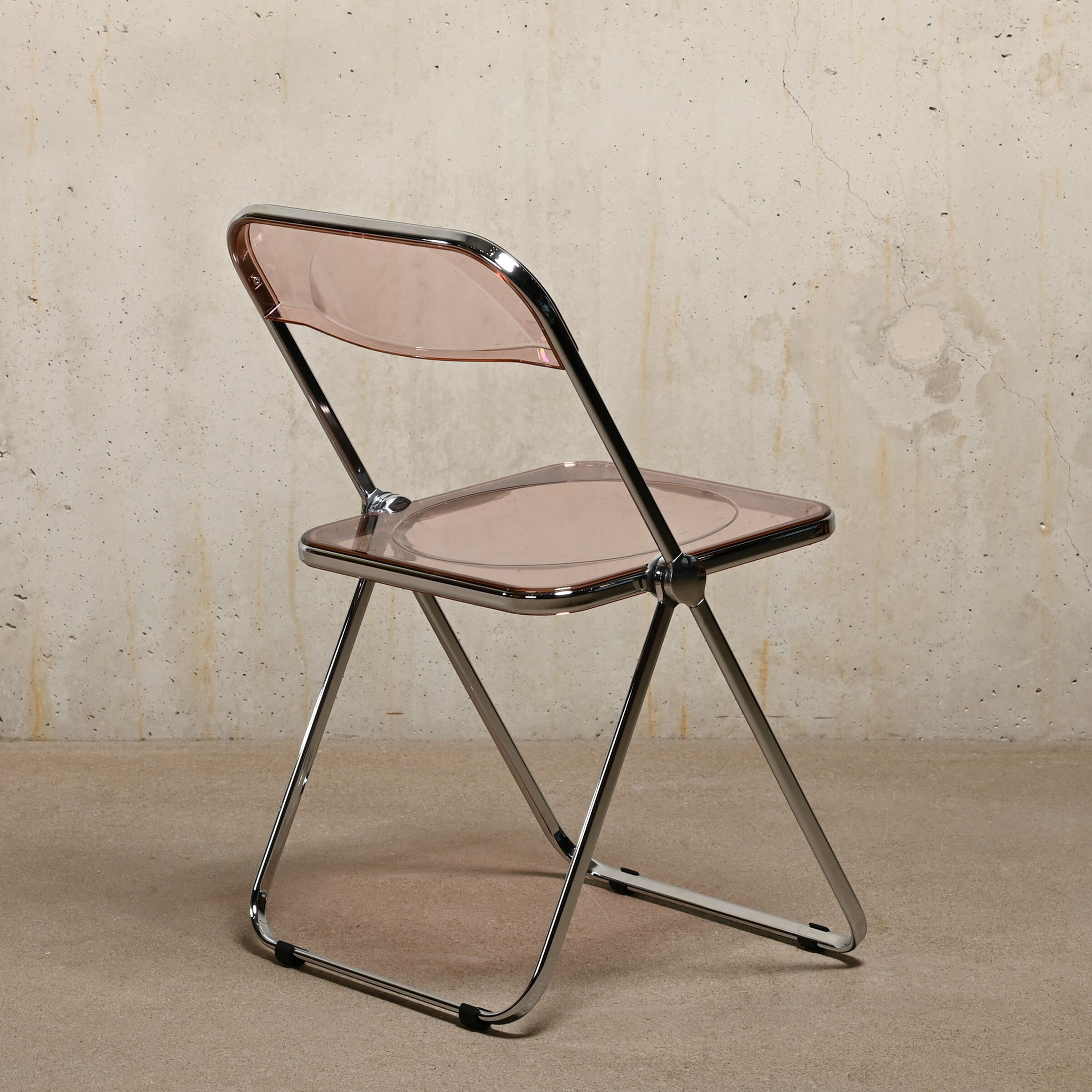 Giancarlo Piretti Plia Set Folding Chairs in Lucite Pink and