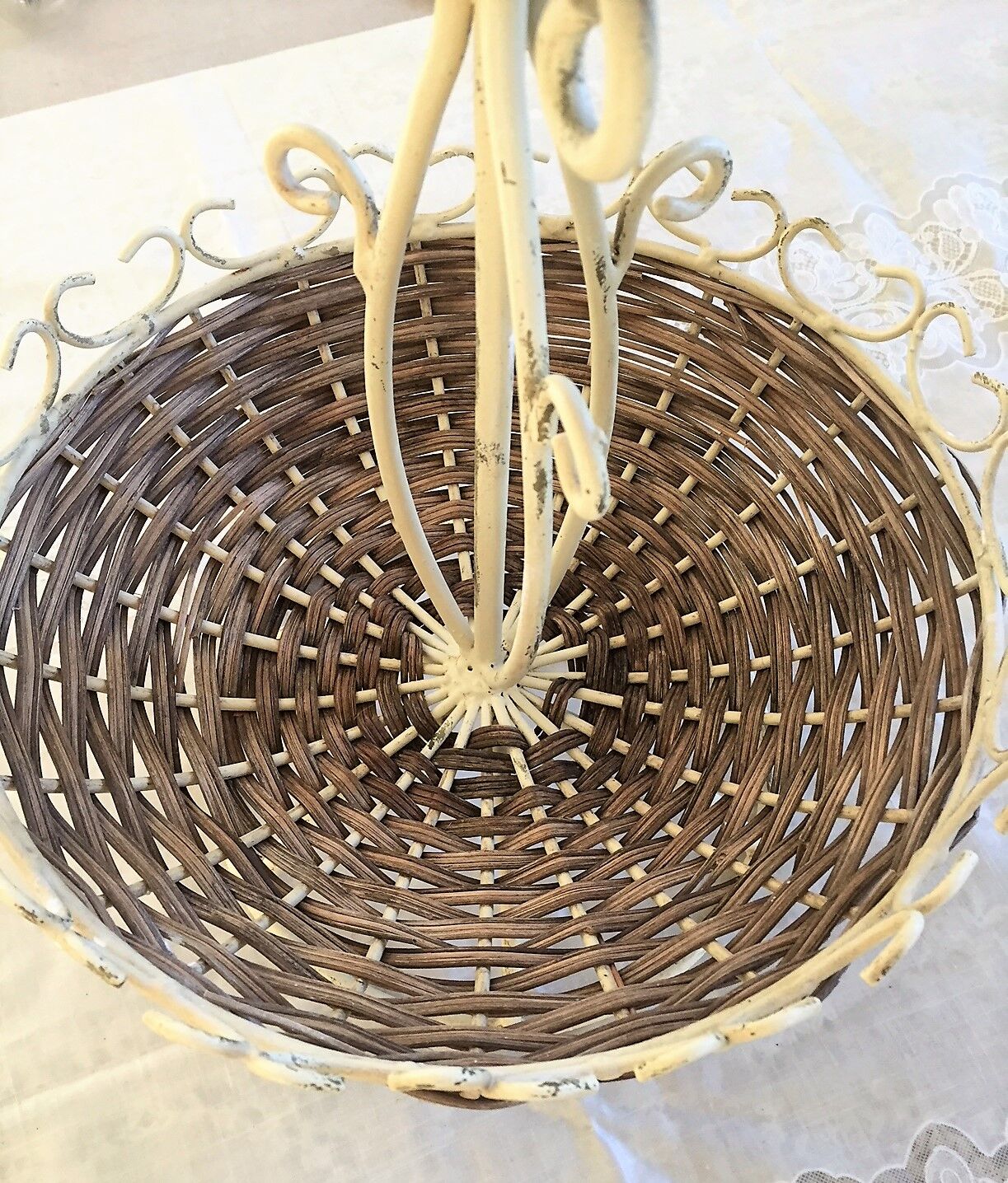 Display 2-tiered structure patinated metal rattan baskets