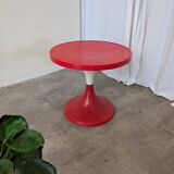 Table vintage en tulipe rouge par Meblo Yougoslavie / Table à piédestal