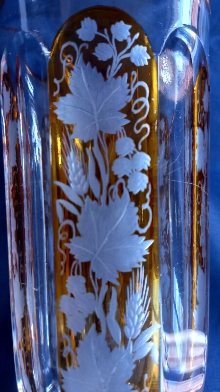 Small vase shaped chantournée with piedouche