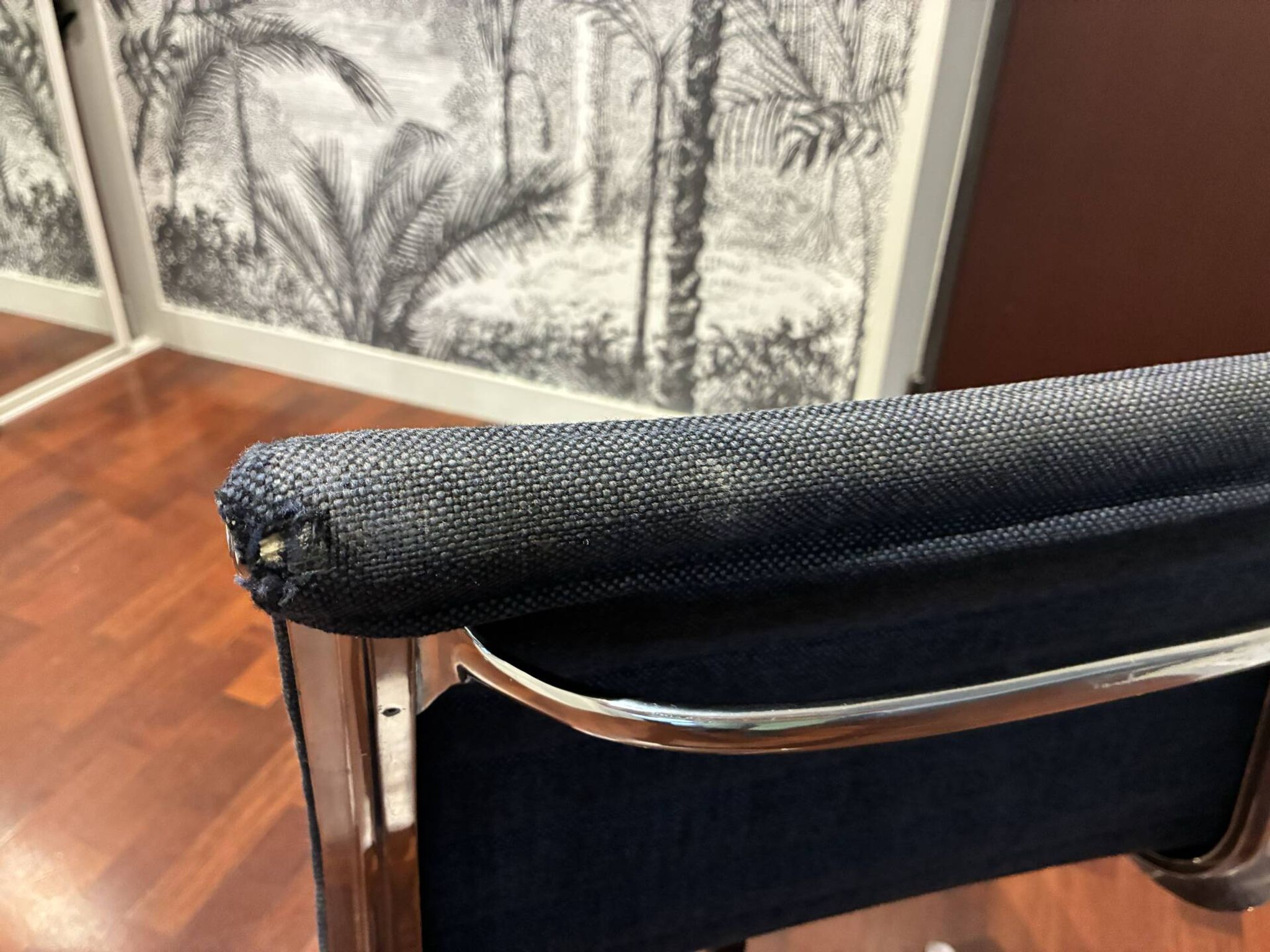 Herman Miller EA105 chair