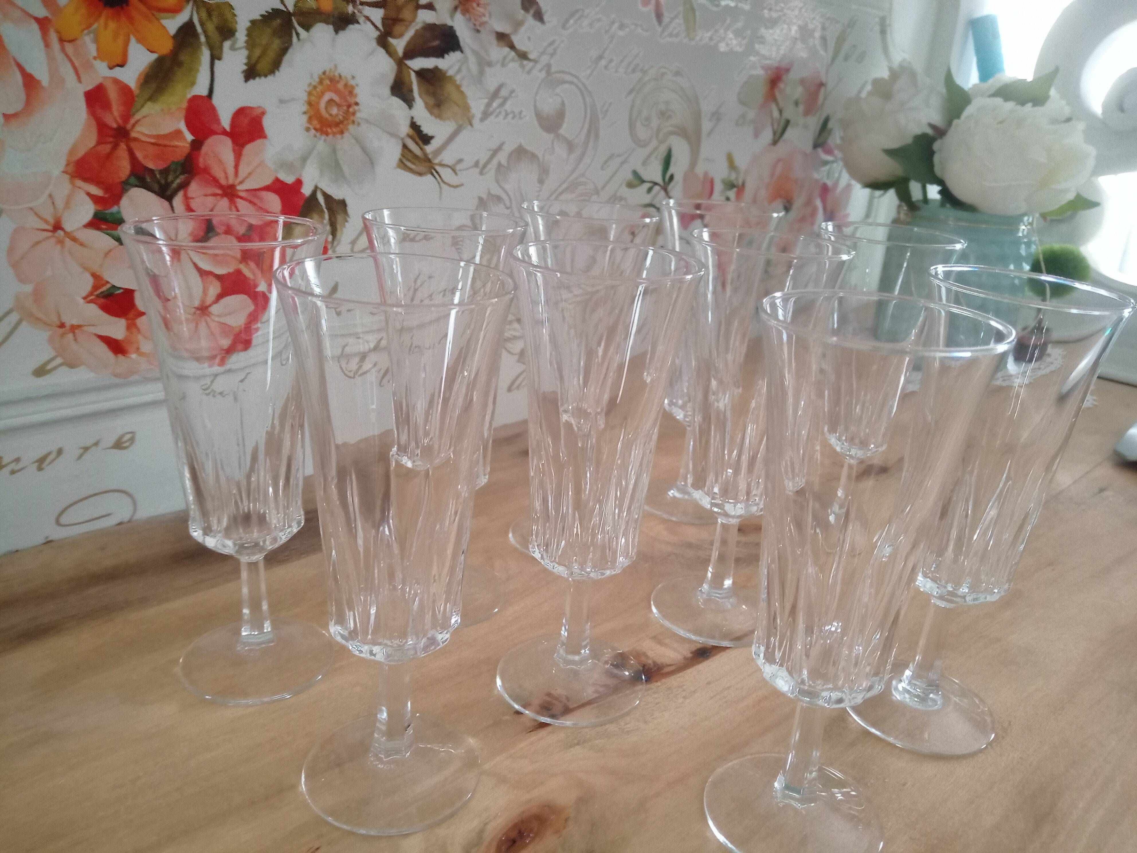 Lot de 10 flûtes à champagne en verre ciselé