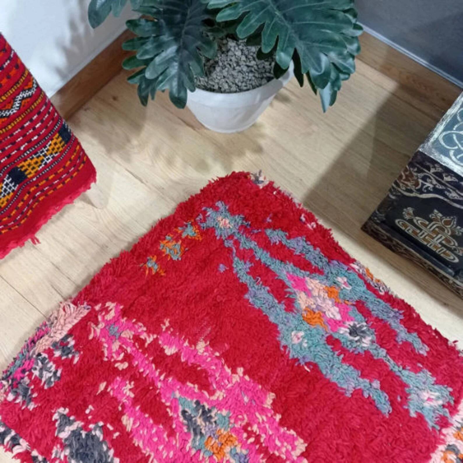 Handmade Berber pouf in wool 60 X 60 X 20 CM