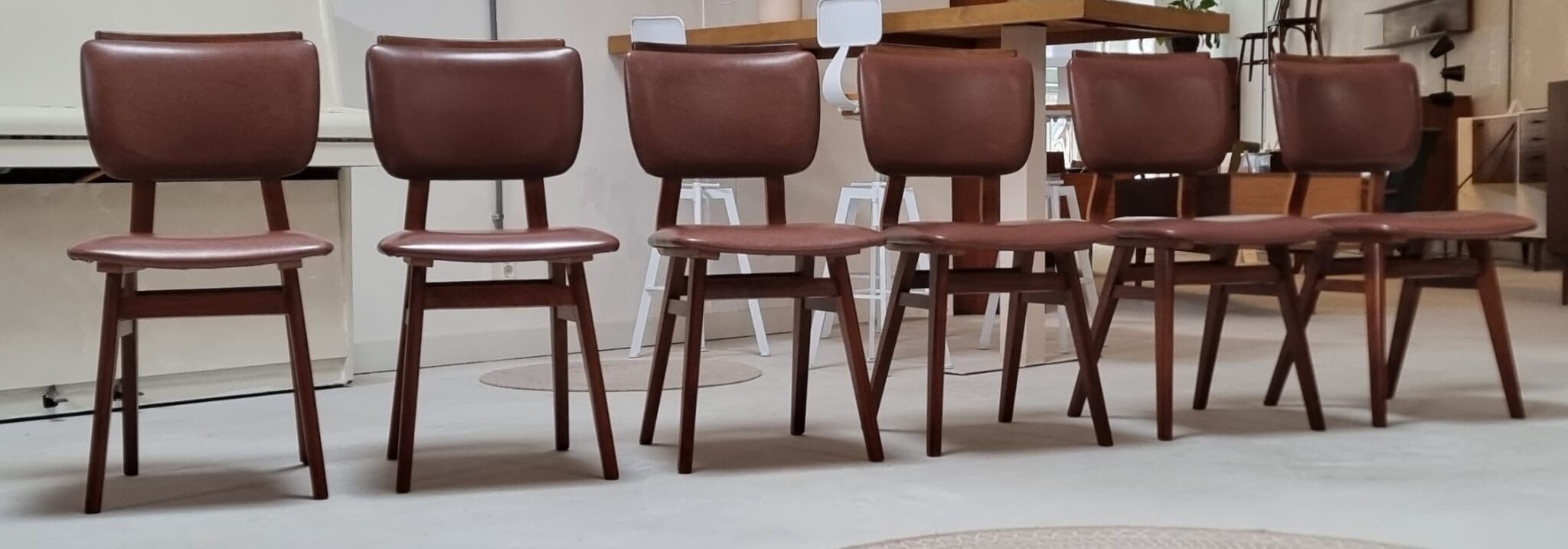 Chaises du milieu du siècle