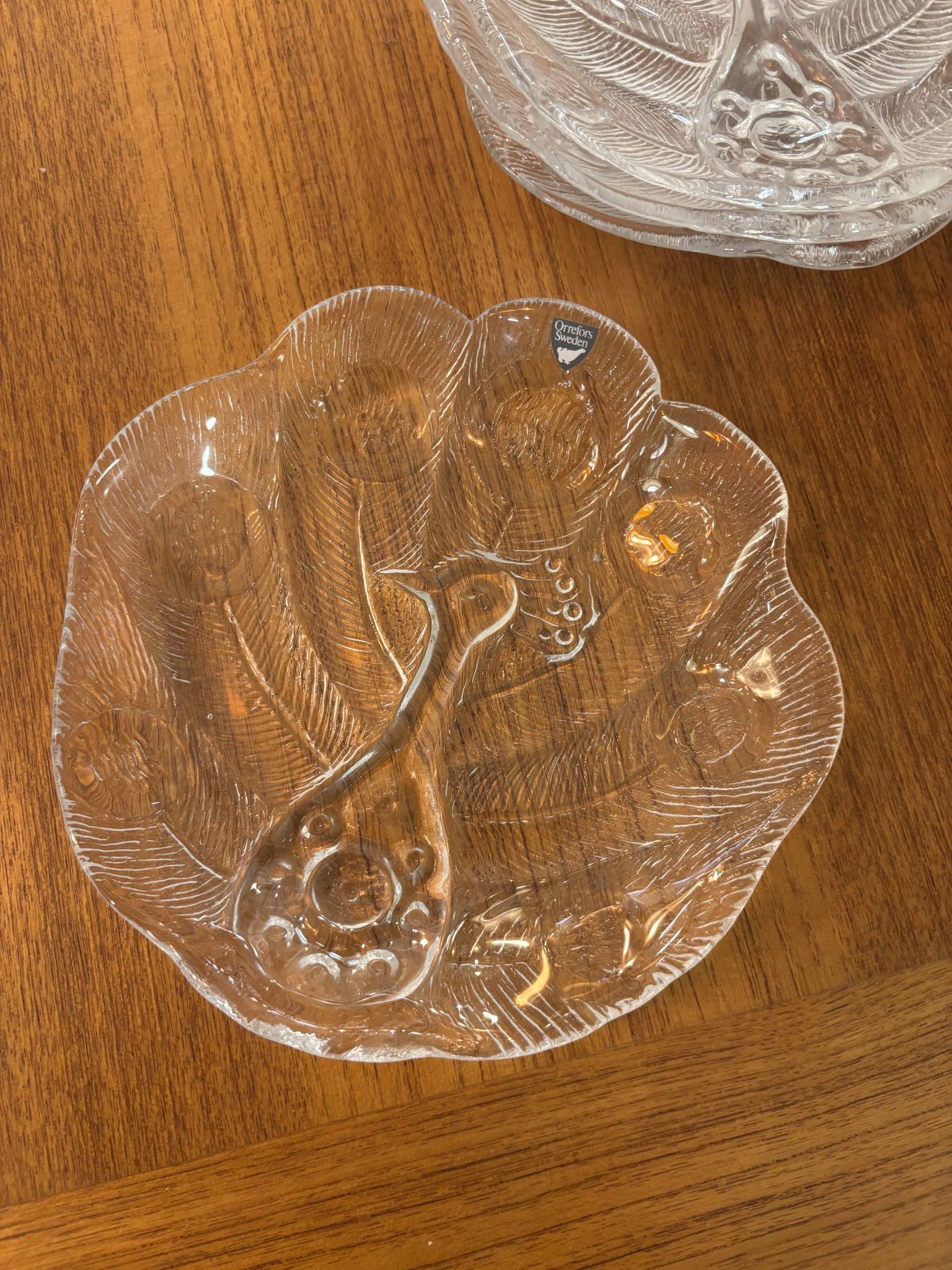 Assiette, Peakcock, verre de cristal, Lars Hellsten, Orrefors, Suède, 1970