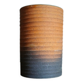 Brutalist Danish stoneware cylinder vase in the spirit of Tu Poulsen. Around 1960.