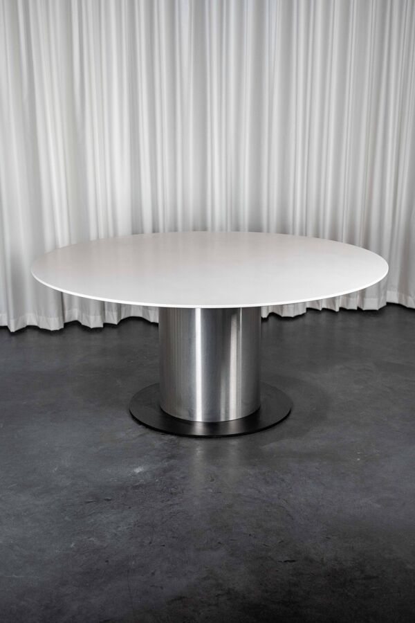 Table ronde à fut central
