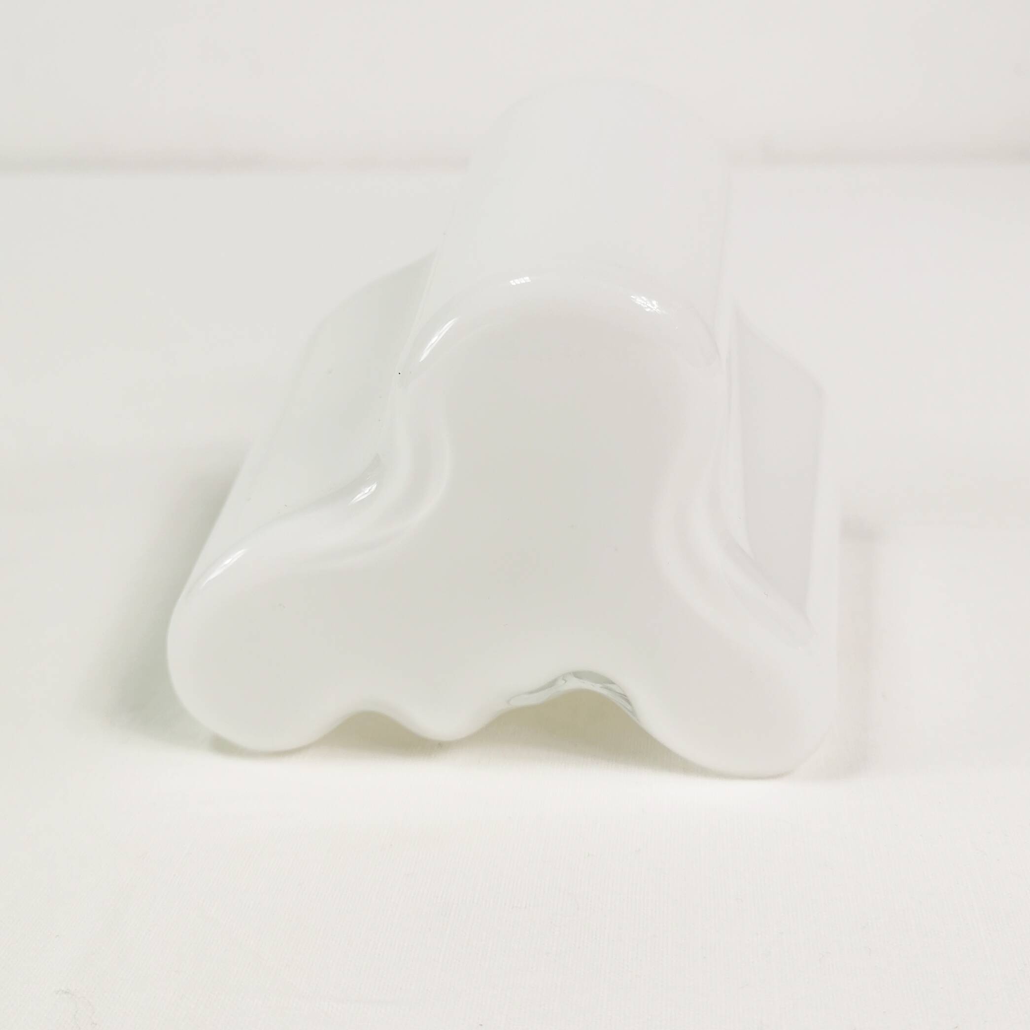 Mid Century pair of vases - glass vessels, Littala, designed by Alvar Aalto, Finland, 1980s.