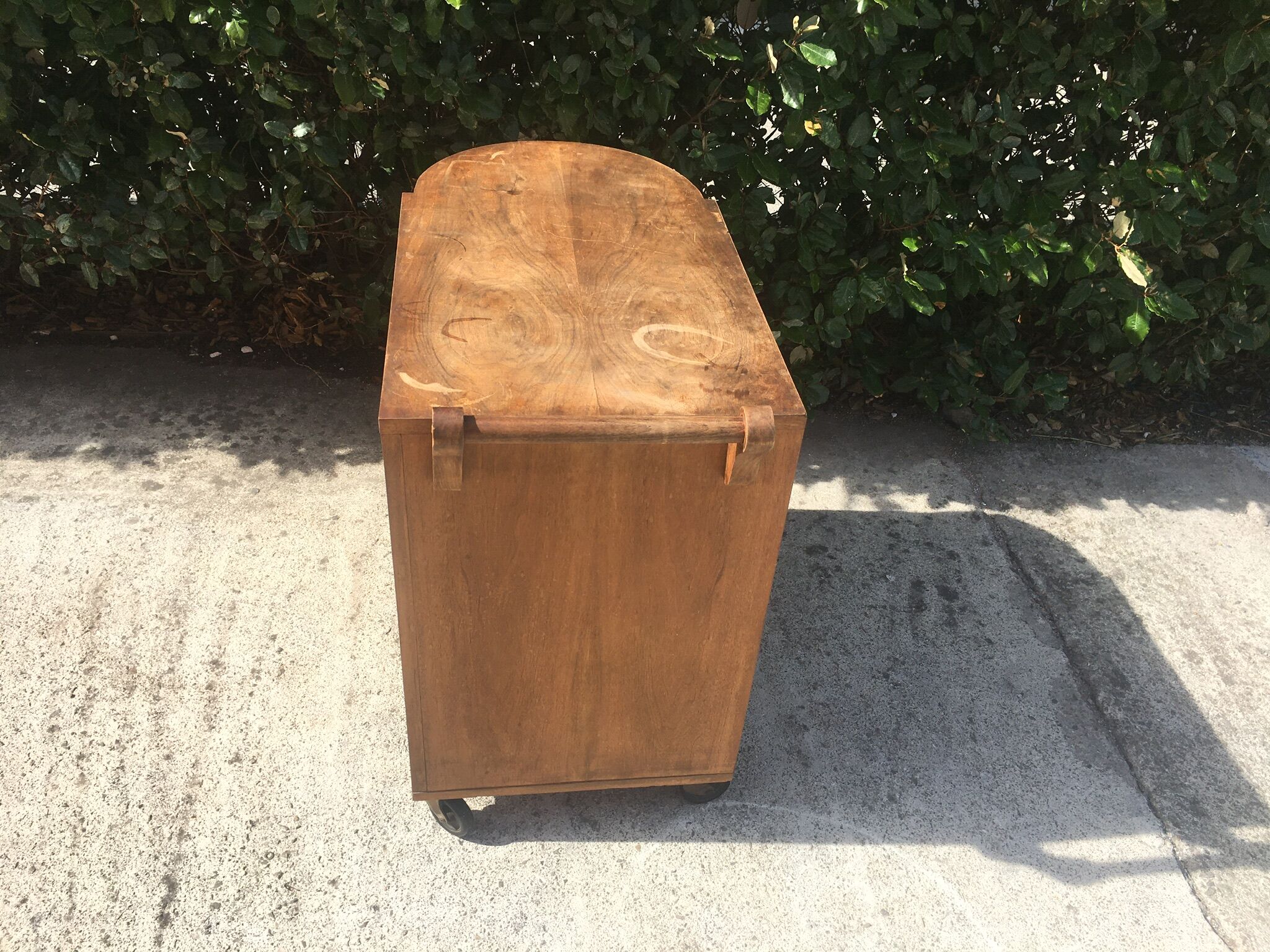 Art deco rolling bar