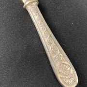 Coupe-papier ouvre-lettre en métal argenté de style Louis XIV