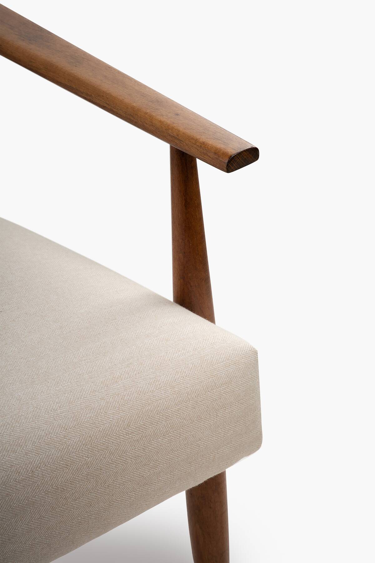 Fox armchair with footrest