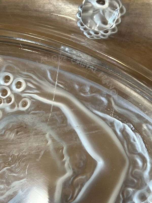 Plat en verre Lalique