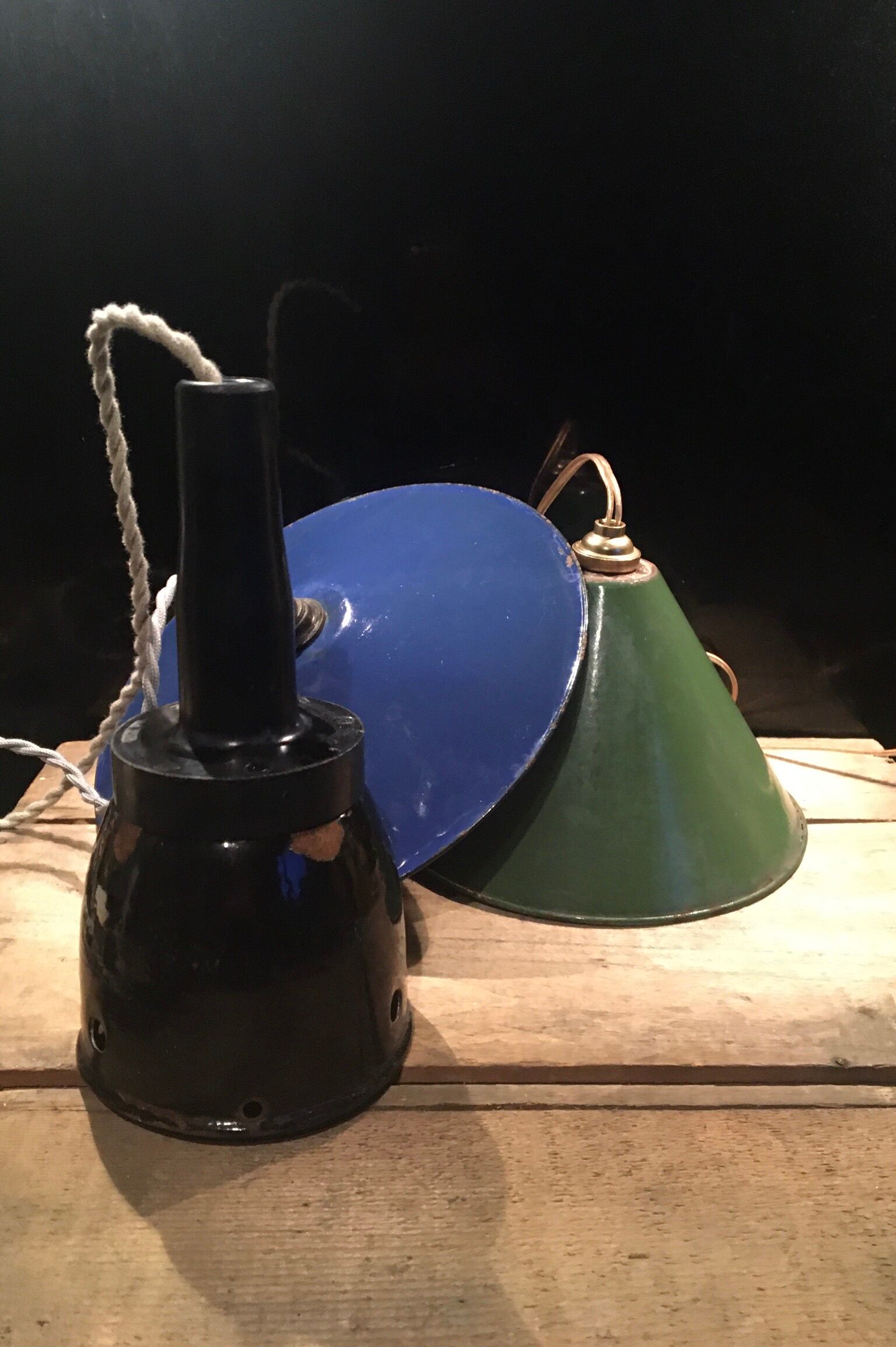 Enamelsheet pendant light