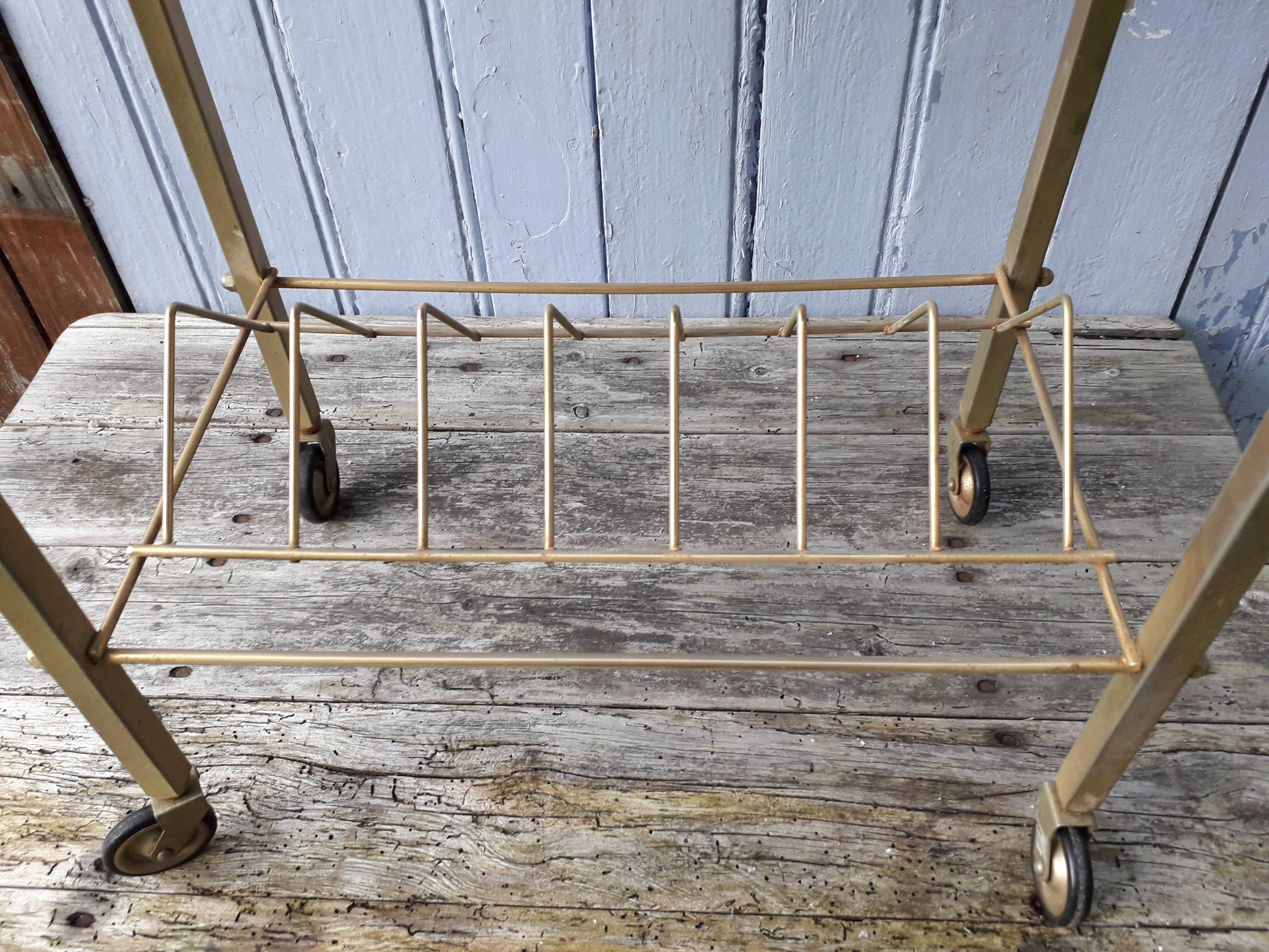 Desserte-vinyl holder