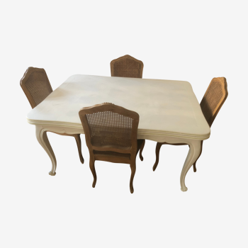 Lot d'une table et de  8 chaises en chêne