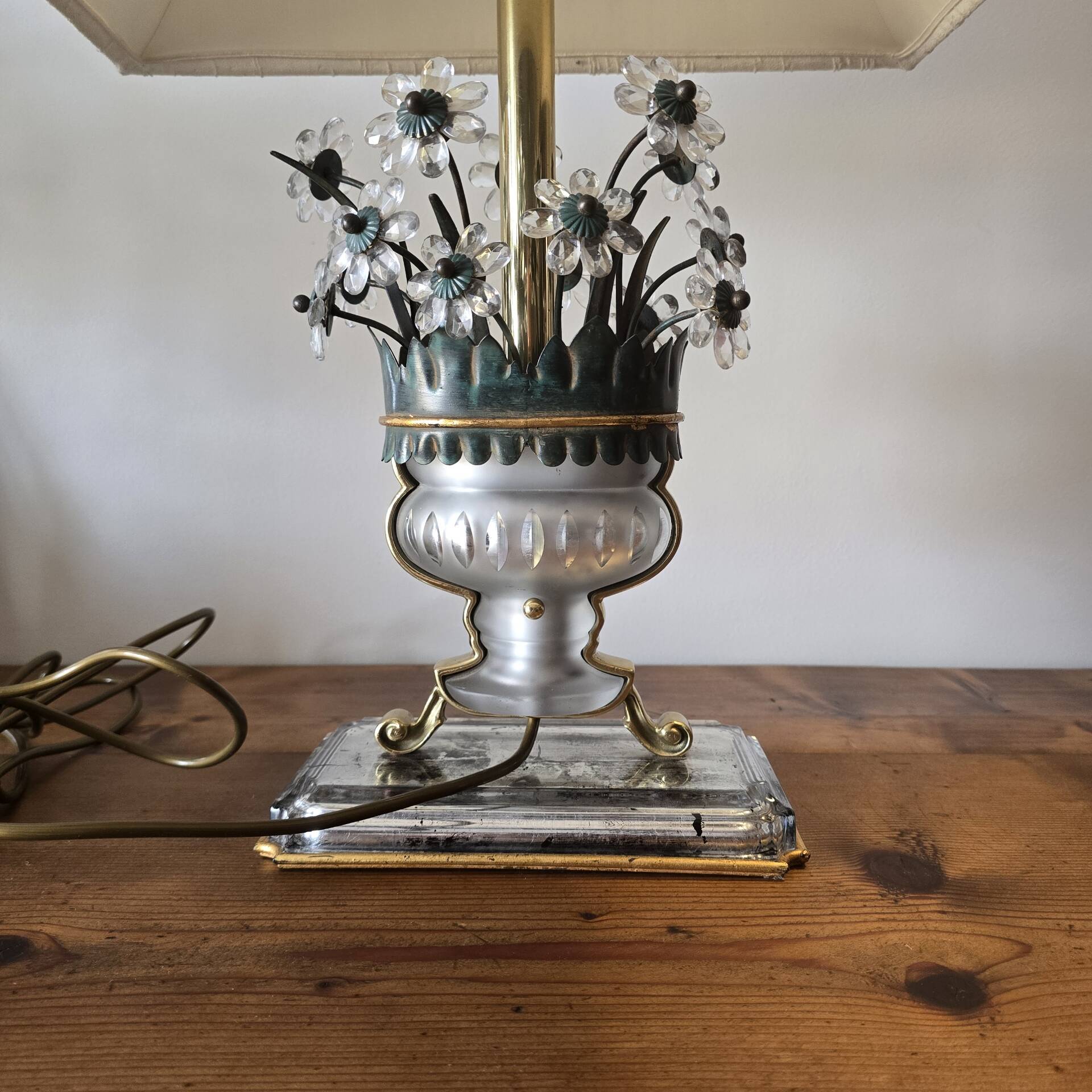 Table lamp