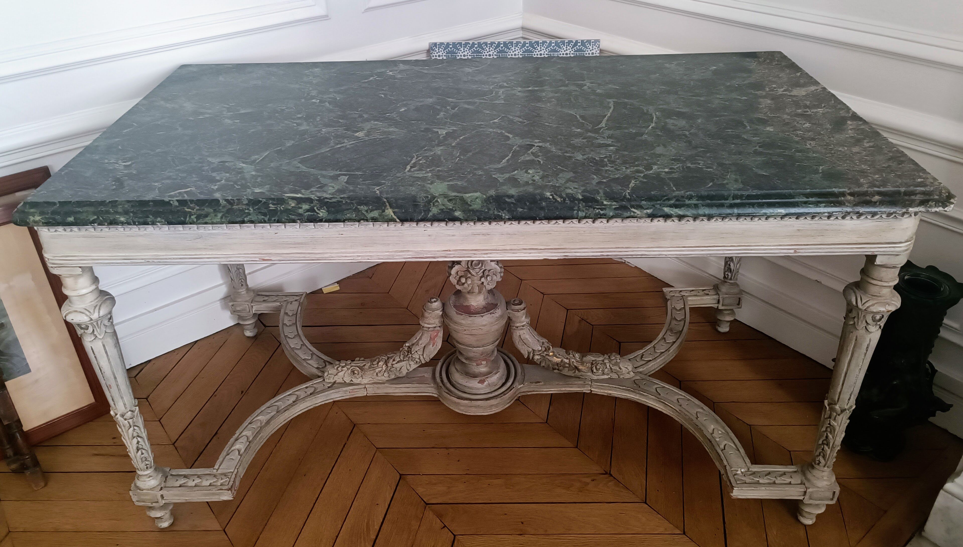 Table à gibier style louis xv - marbre vert